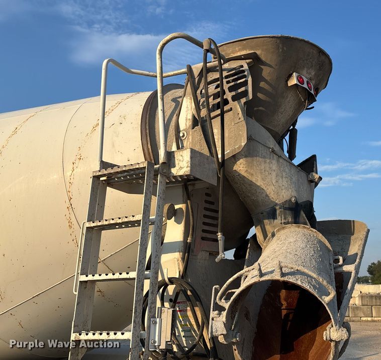 image for item ET4613 2007 Kenworth T800 ready mix truck