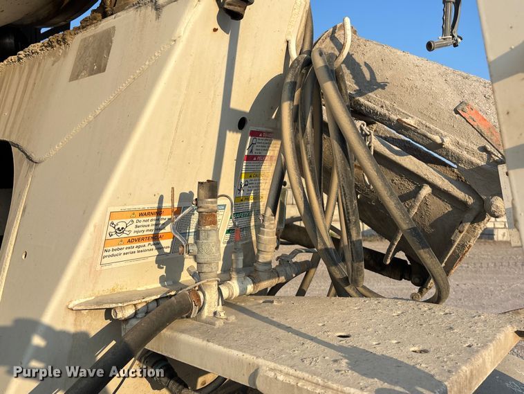 image for item ET4613 2007 Kenworth T800 ready mix truck