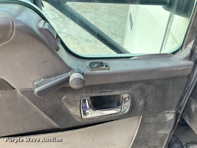 image for item ET4613 2007 Kenworth T800 ready mix truck