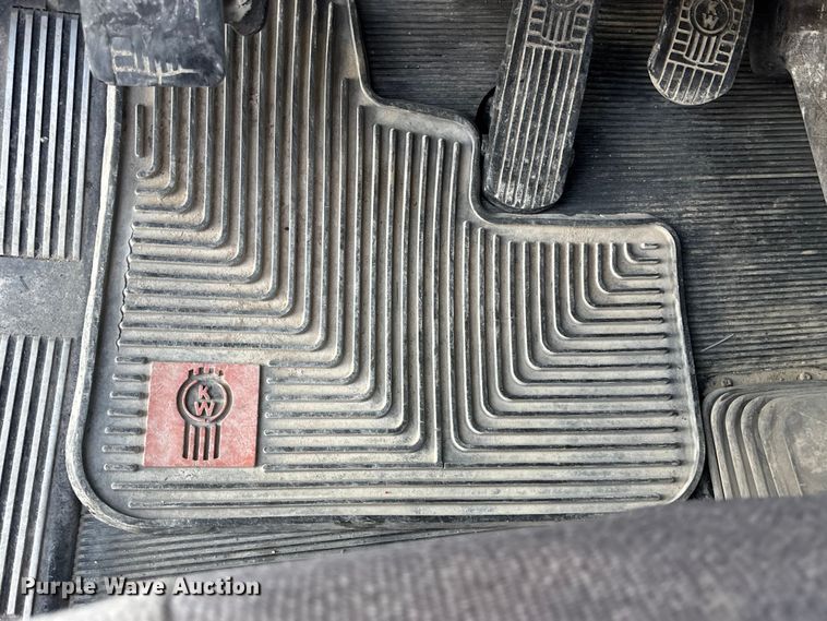 image for item ET4613 2007 Kenworth T800 ready mix truck