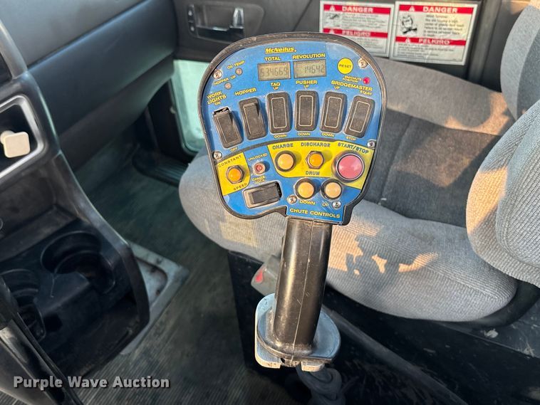 image for item ET4613 2007 Kenworth T800 ready mix truck