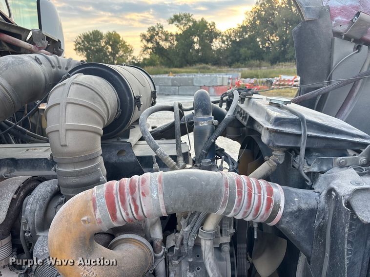 image for item ET4613 2007 Kenworth T800 ready mix truck