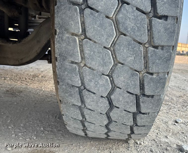 image for item ET4613 2007 Kenworth T800 ready mix truck