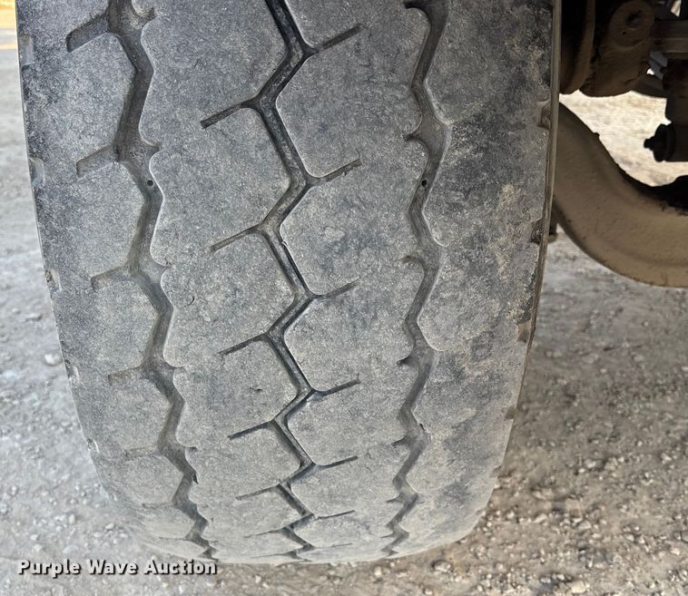 image for item ET4613 2007 Kenworth T800 ready mix truck