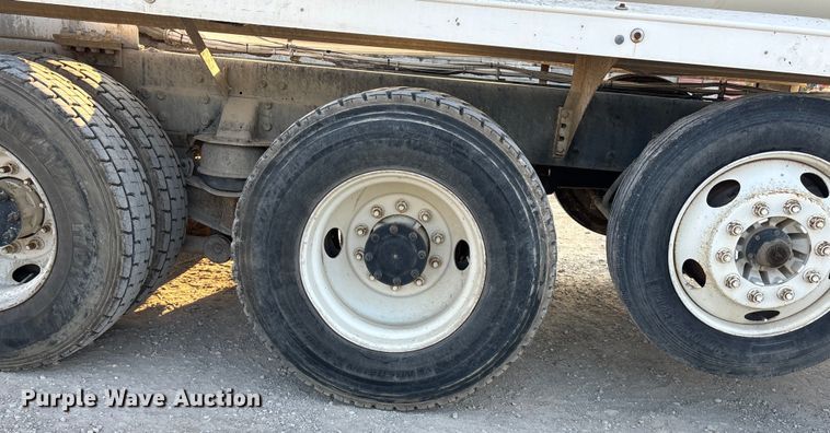 image for item ET4613 2007 Kenworth T800 ready mix truck