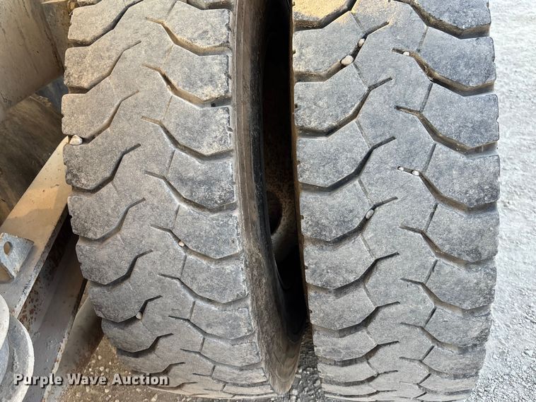 image for item ET4613 2007 Kenworth T800 ready mix truck