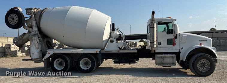 image for item ET4614 2004 Kenworth W900 ready mix truck