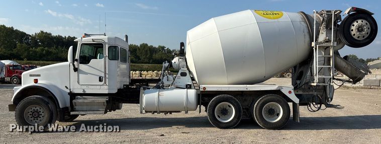 image for item ET4614 2004 Kenworth W900 ready mix truck