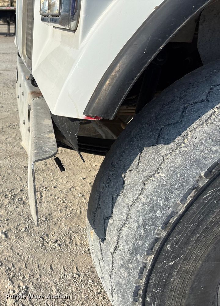 image for item ET4614 2004 Kenworth W900 ready mix truck