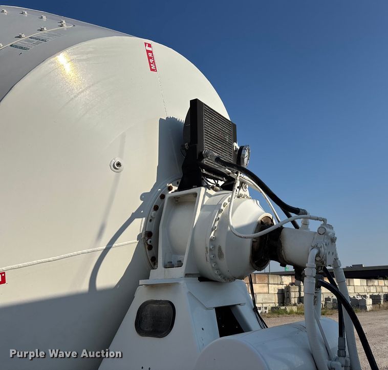 image for item ET4614 2004 Kenworth W900 ready mix truck