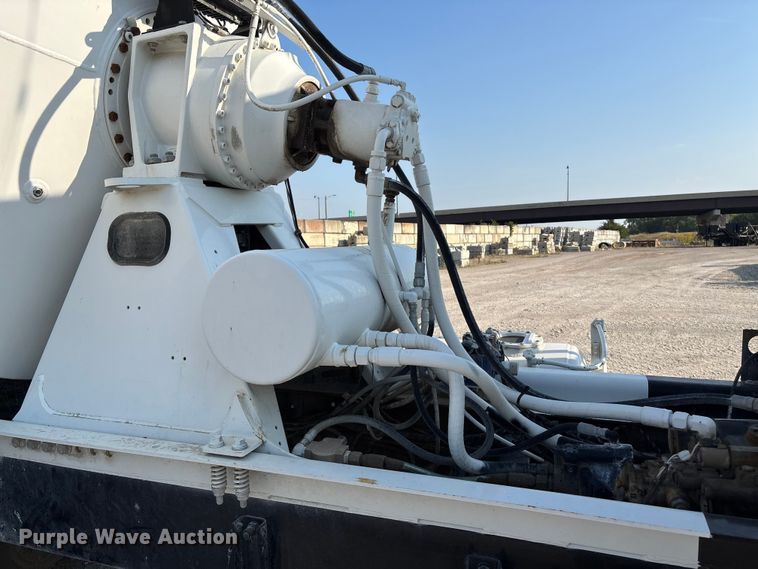 image for item ET4614 2004 Kenworth W900 ready mix truck