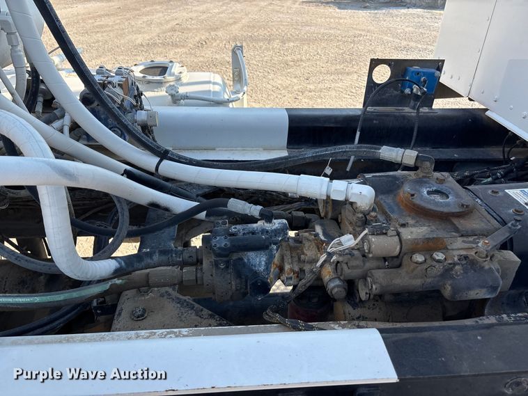 image for item ET4614 2004 Kenworth W900 ready mix truck