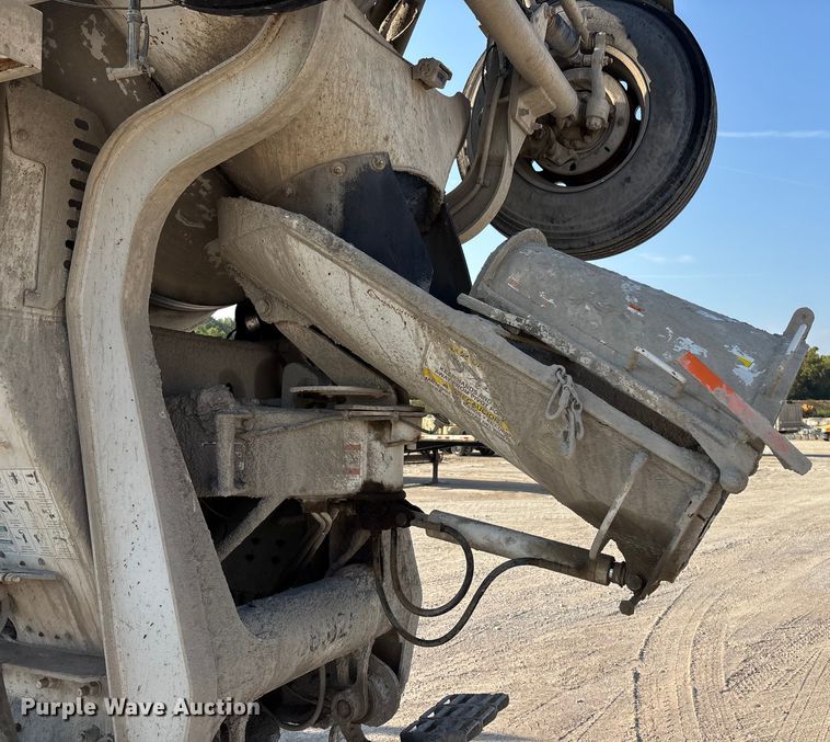 image for item ET4614 2004 Kenworth W900 ready mix truck