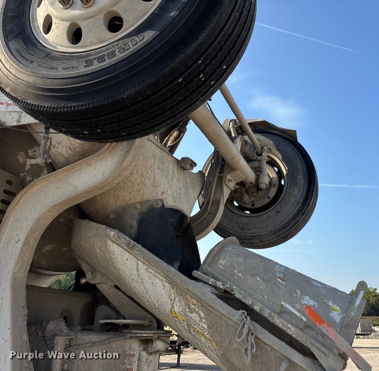 image for item ET4614 2004 Kenworth W900 ready mix truck