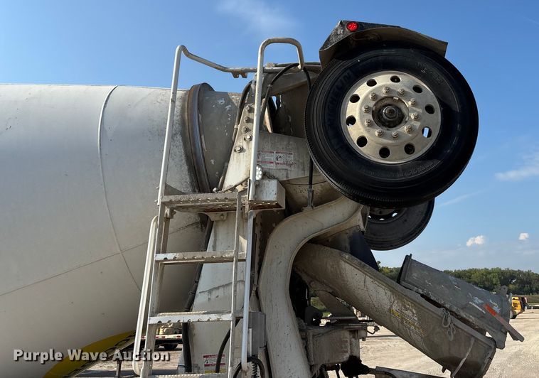 image for item ET4614 2004 Kenworth W900 ready mix truck