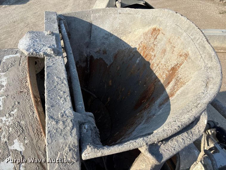 image for item ET4614 2004 Kenworth W900 ready mix truck