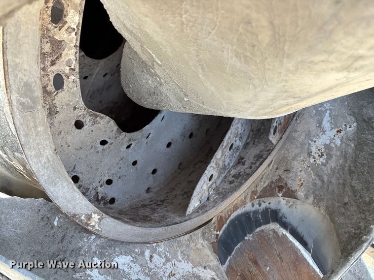 image for item ET4614 2004 Kenworth W900 ready mix truck