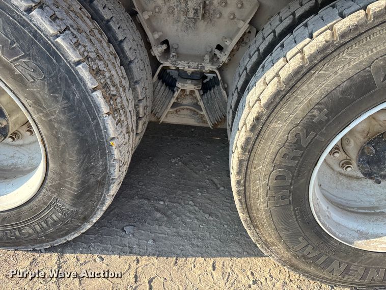 image for item ET4614 2004 Kenworth W900 ready mix truck