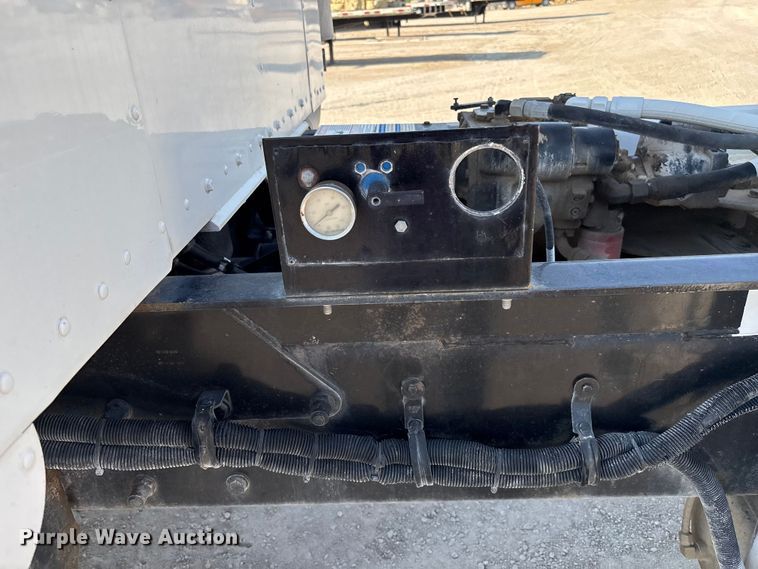 image for item ET4614 2004 Kenworth W900 ready mix truck