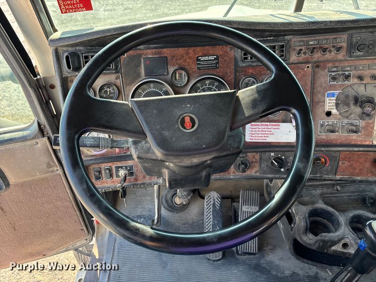 image for item ET4614 2004 Kenworth W900 ready mix truck