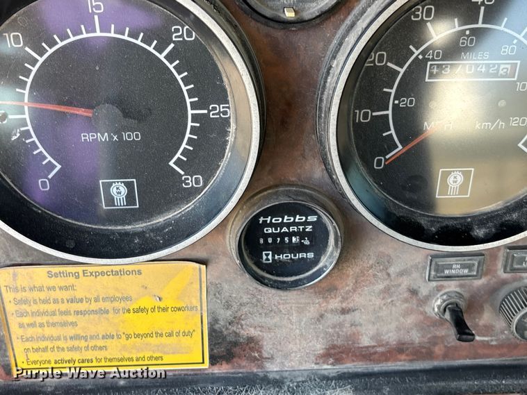 image for item ET4614 2004 Kenworth W900 ready mix truck