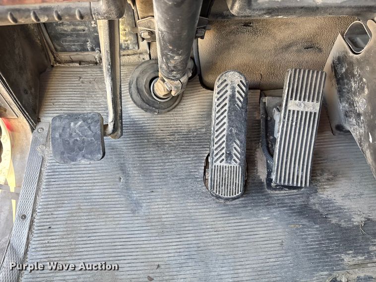 image for item ET4614 2004 Kenworth W900 ready mix truck