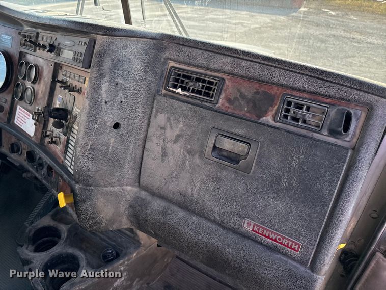 image for item ET4614 2004 Kenworth W900 ready mix truck