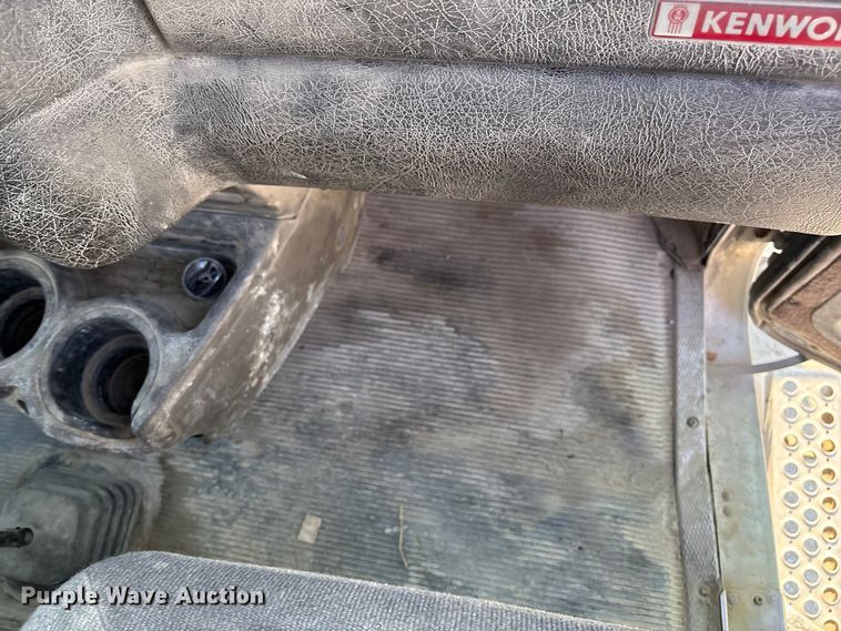 image for item ET4614 2004 Kenworth W900 ready mix truck