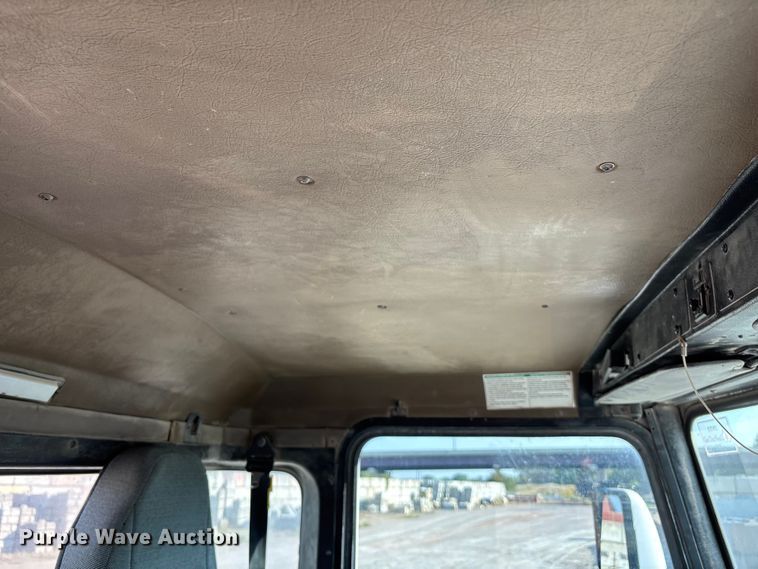 image for item ET4614 2004 Kenworth W900 ready mix truck