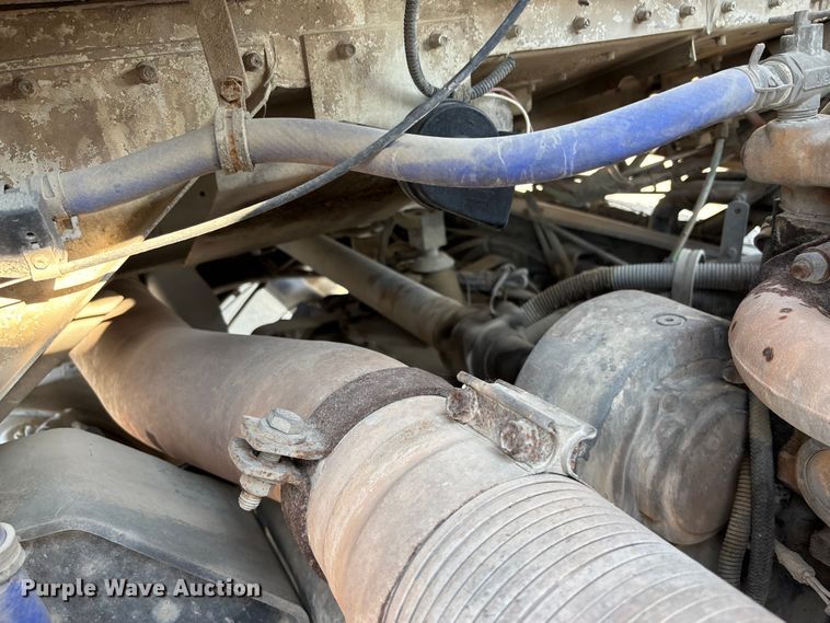 image for item ET4614 2004 Kenworth W900 ready mix truck