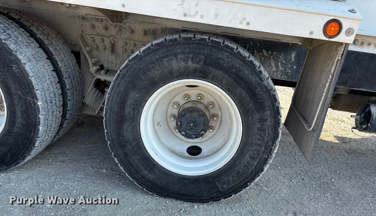 image for item ET4614 2004 Kenworth W900 ready mix truck