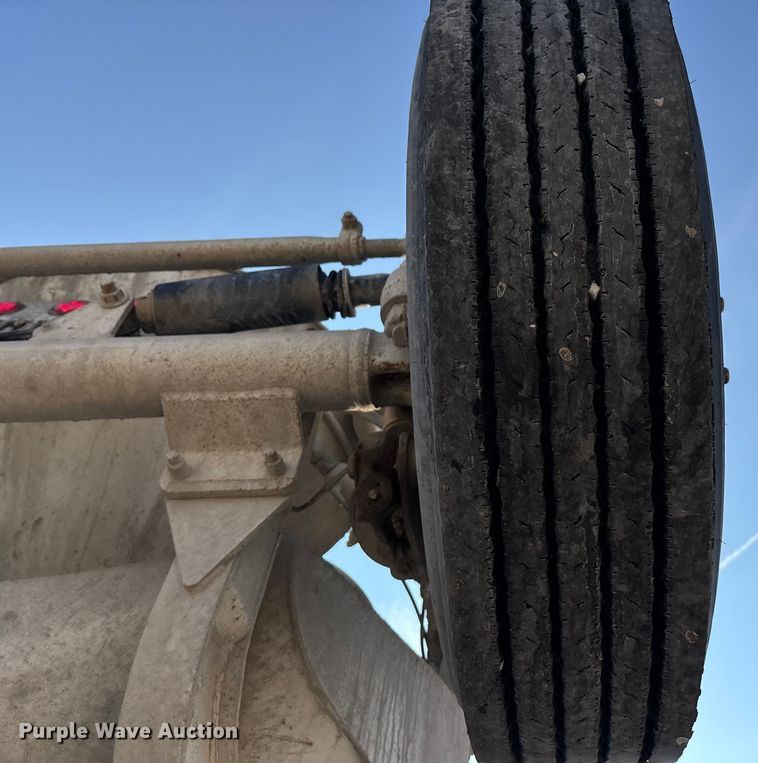 image for item ET4614 2004 Kenworth W900 ready mix truck