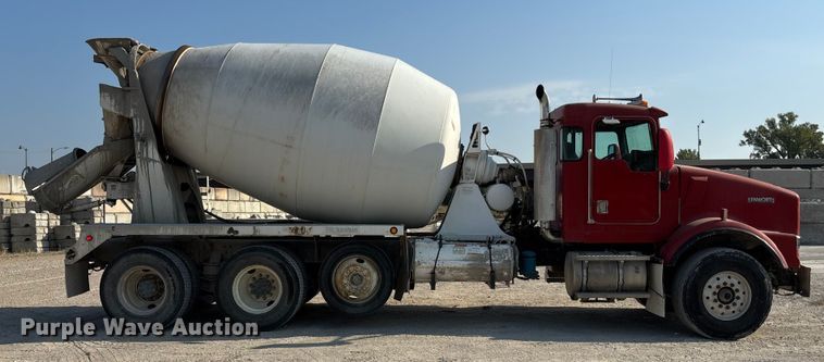 image for item ET4615 2002 Kenworth T800 ready mix truck
