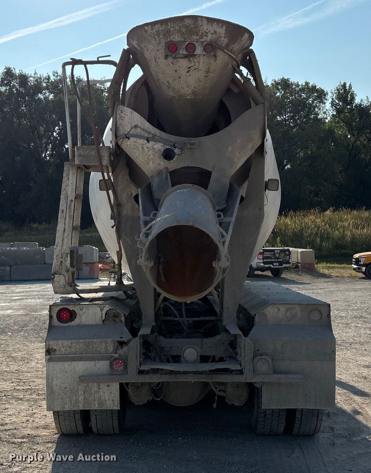 image for item ET4615 2002 Kenworth T800 ready mix truck