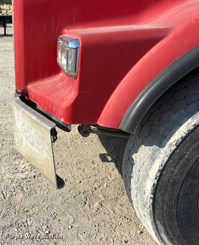 image for item ET4615 2002 Kenworth T800 ready mix truck