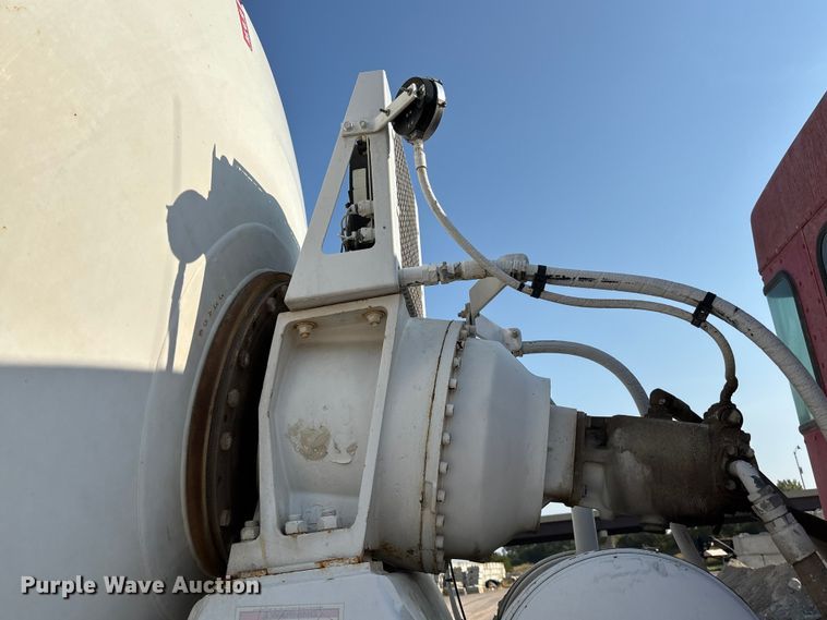 image for item ET4615 2002 Kenworth T800 ready mix truck