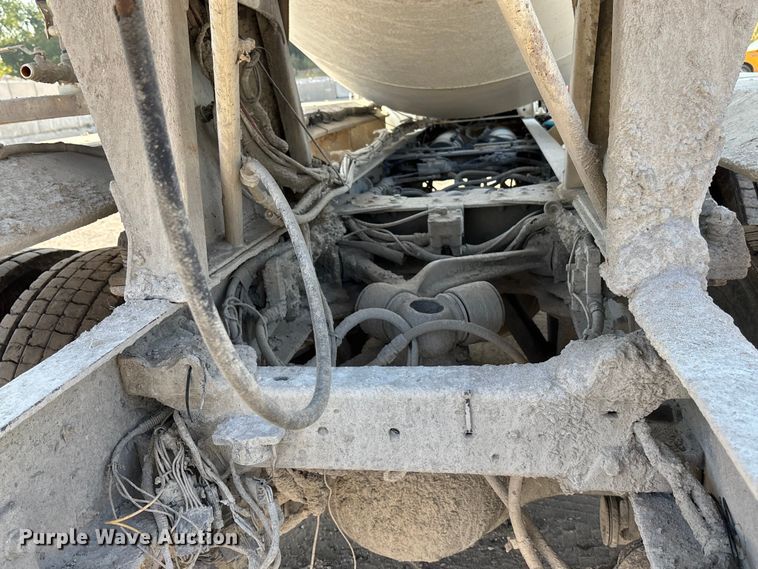 image for item ET4615 2002 Kenworth T800 ready mix truck