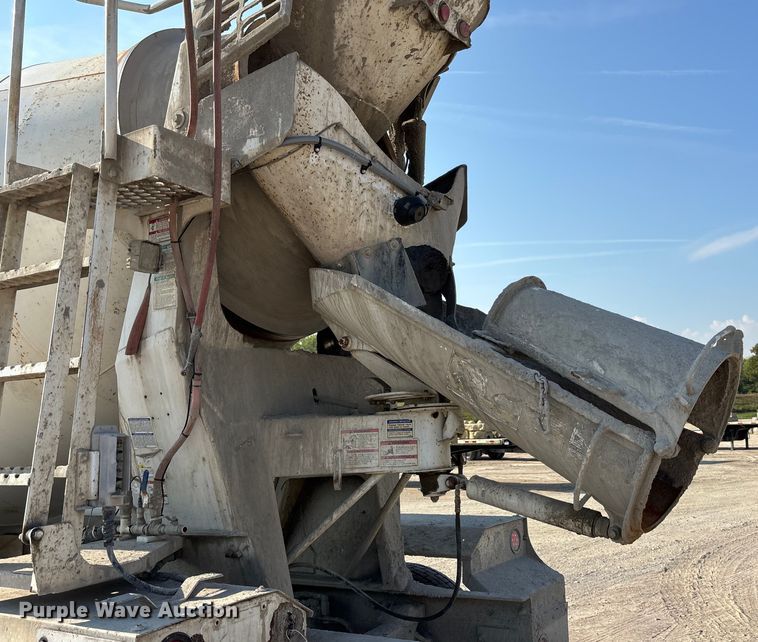 image for item ET4615 2002 Kenworth T800 ready mix truck