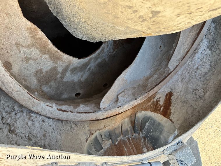 image for item ET4615 2002 Kenworth T800 ready mix truck