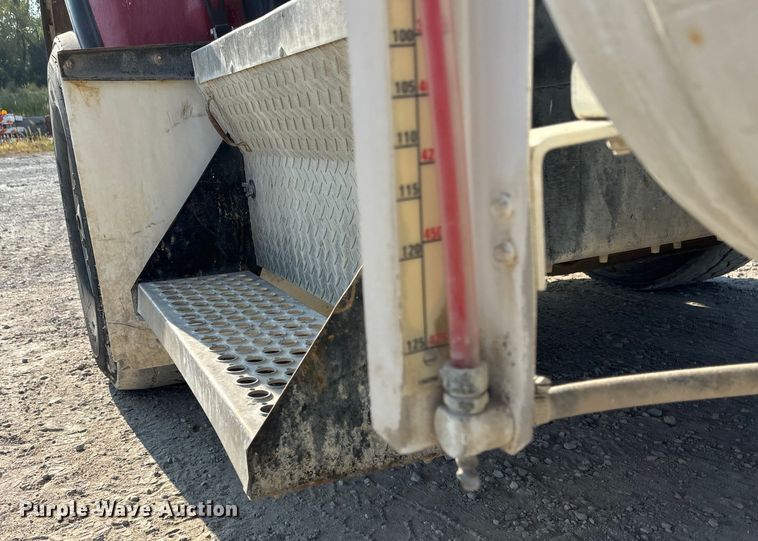 image for item ET4615 2002 Kenworth T800 ready mix truck