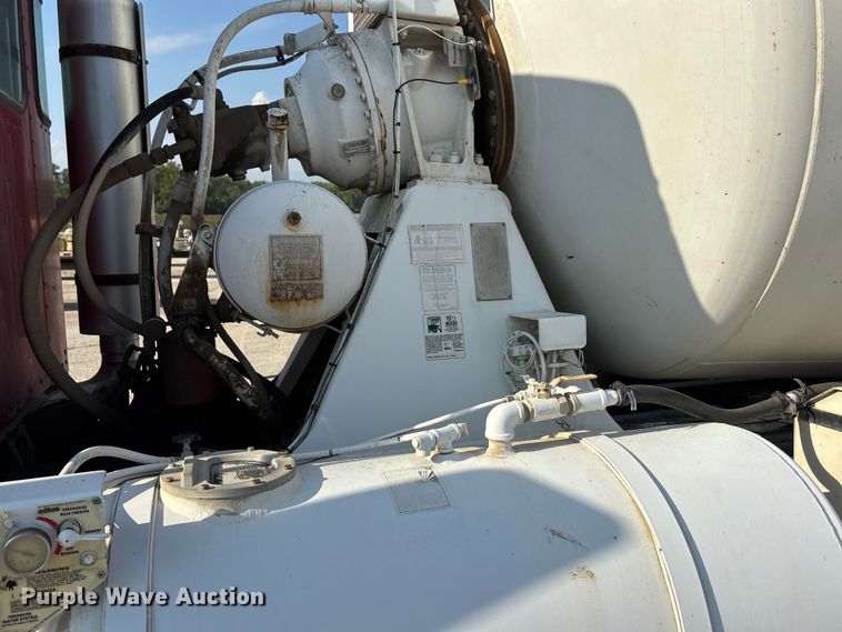 image for item ET4615 2002 Kenworth T800 ready mix truck