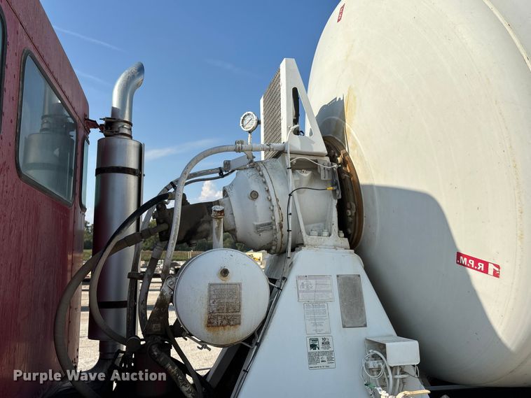 image for item ET4615 2002 Kenworth T800 ready mix truck