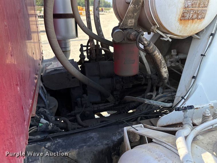 image for item ET4615 2002 Kenworth T800 ready mix truck