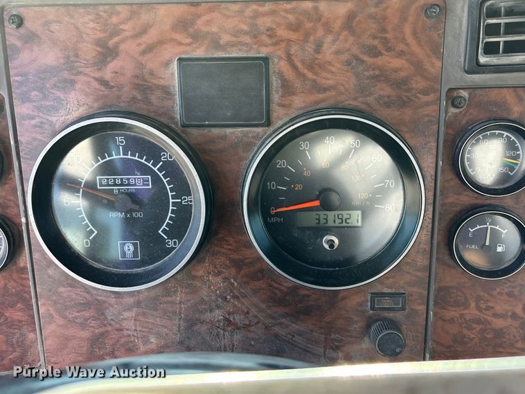 image for item ET4615 2002 Kenworth T800 ready mix truck