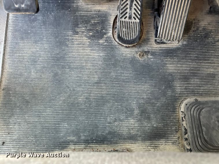 image for item ET4615 2002 Kenworth T800 ready mix truck