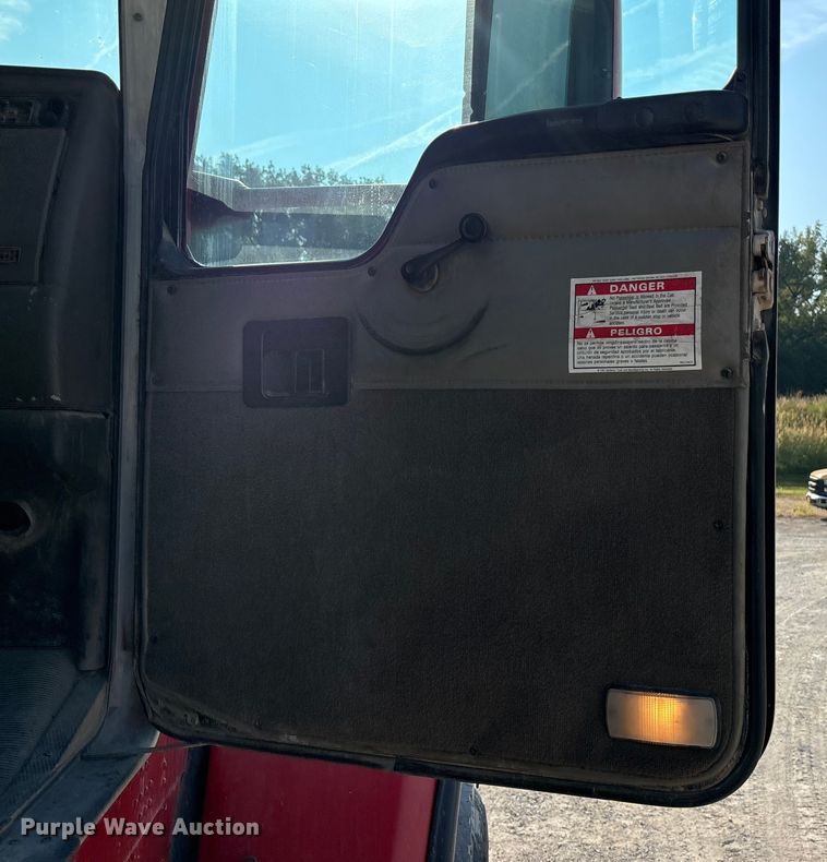 image for item ET4615 2002 Kenworth T800 ready mix truck