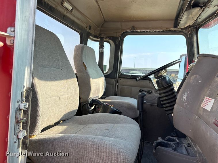 image for item ET4615 2002 Kenworth T800 ready mix truck