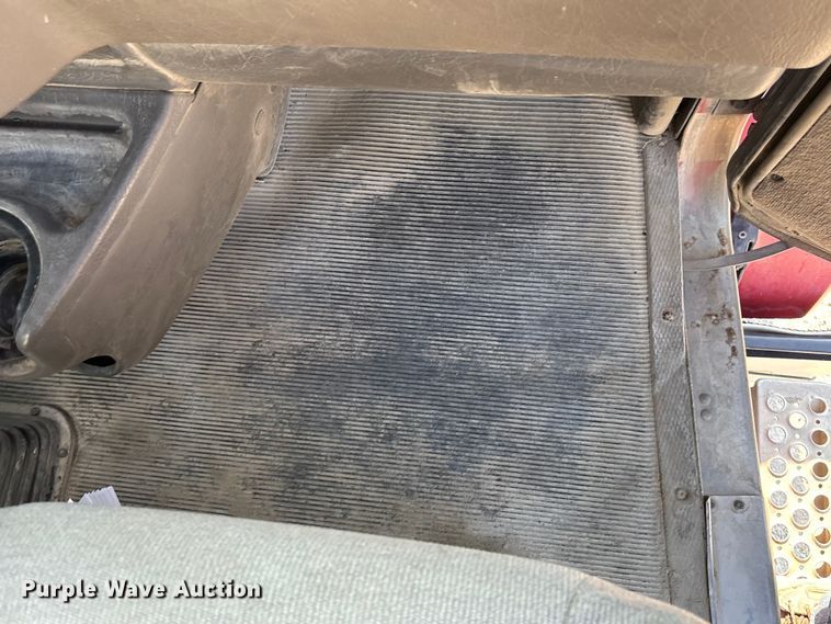 image for item ET4615 2002 Kenworth T800 ready mix truck