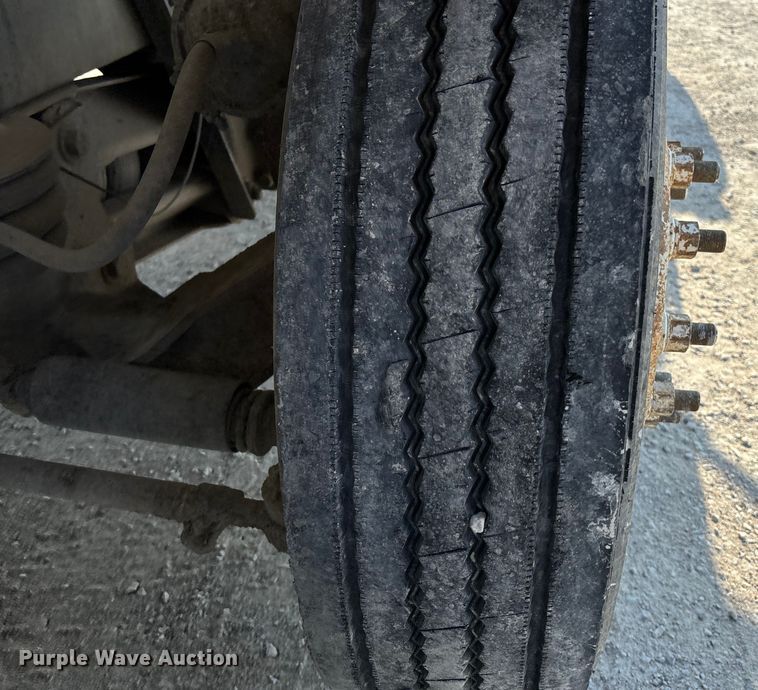 image for item ET4615 2002 Kenworth T800 ready mix truck