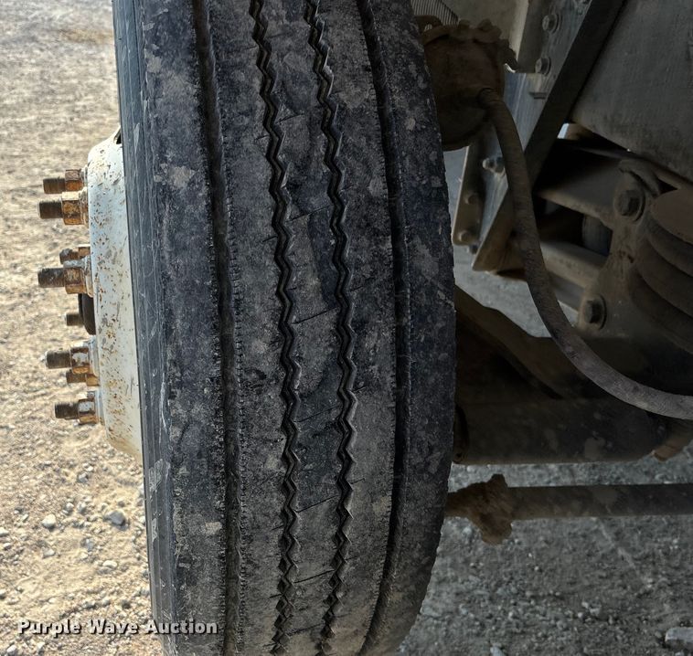 image for item ET4615 2002 Kenworth T800 ready mix truck